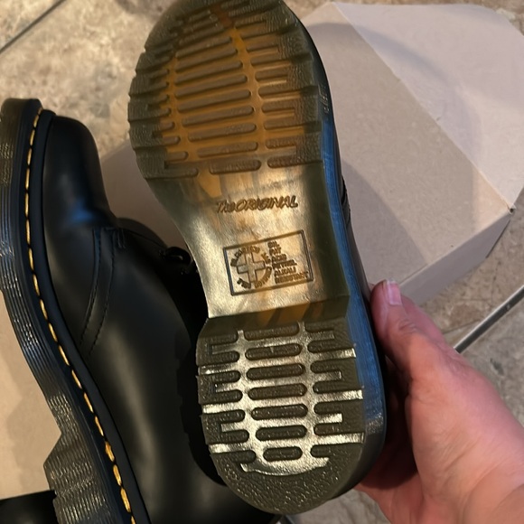 Dr. Martens 1461 3 eye Oxford. Excellent condition. Worn only a couple of times. - Picture 3 of 4